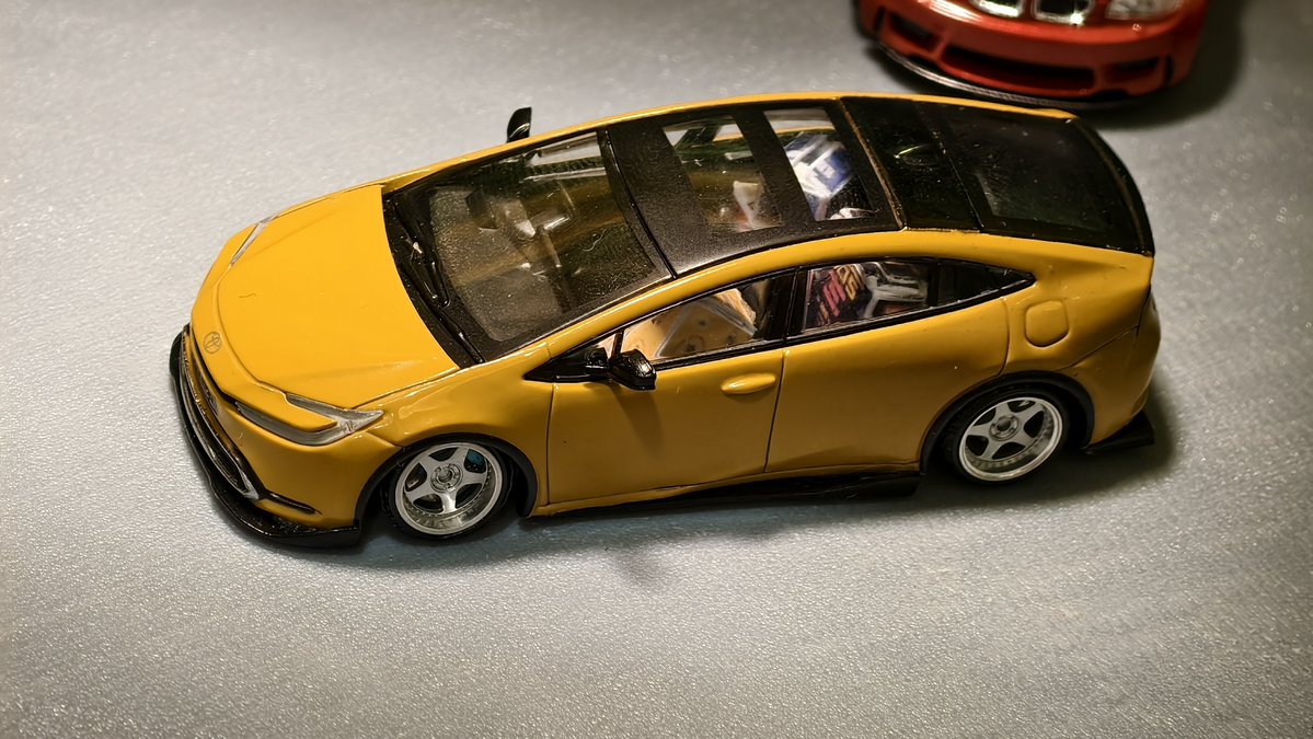 Giga_Penguin's tweet photo. My modified Prius 🤗

Took it out from storage to test out some new wheels but sadly it don't fit 🥲

So just minor improvement by stuffing in some boxes into the car. 🙂

#164scale #164diecast #toyota #prius https://t.co/JcnKFp5Mzh