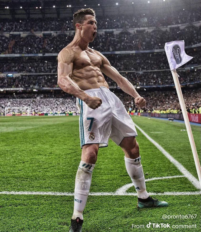 GOAT_7Siuu's tweet photo. @Senyyo While this beast 

Greatest Striker of all time 

Greatest Left winger of all time 

Greatest right winger of all time 

Greatest midfielder of all time(debatable)

Cristiano Ronaldo dos santos Aveiro 

The GREATEST OF ALL TIME🐐🇵🇹 https://t.co/q5ozeBpsxL