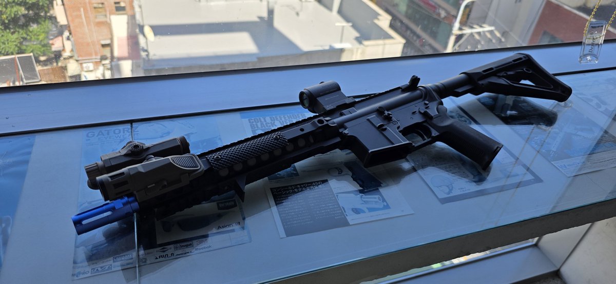 Hisora_Airsoft's tweet photo. Slade Raider inspired MWS build
SR16(?) URX3.1

まだGBRSだった時のSladeのSR16のように組んでみました
LT660マウントだとPEQ-15がじゃまなのでUNITYのFASTに変える予定です https://t.co/uHcCltoWSe