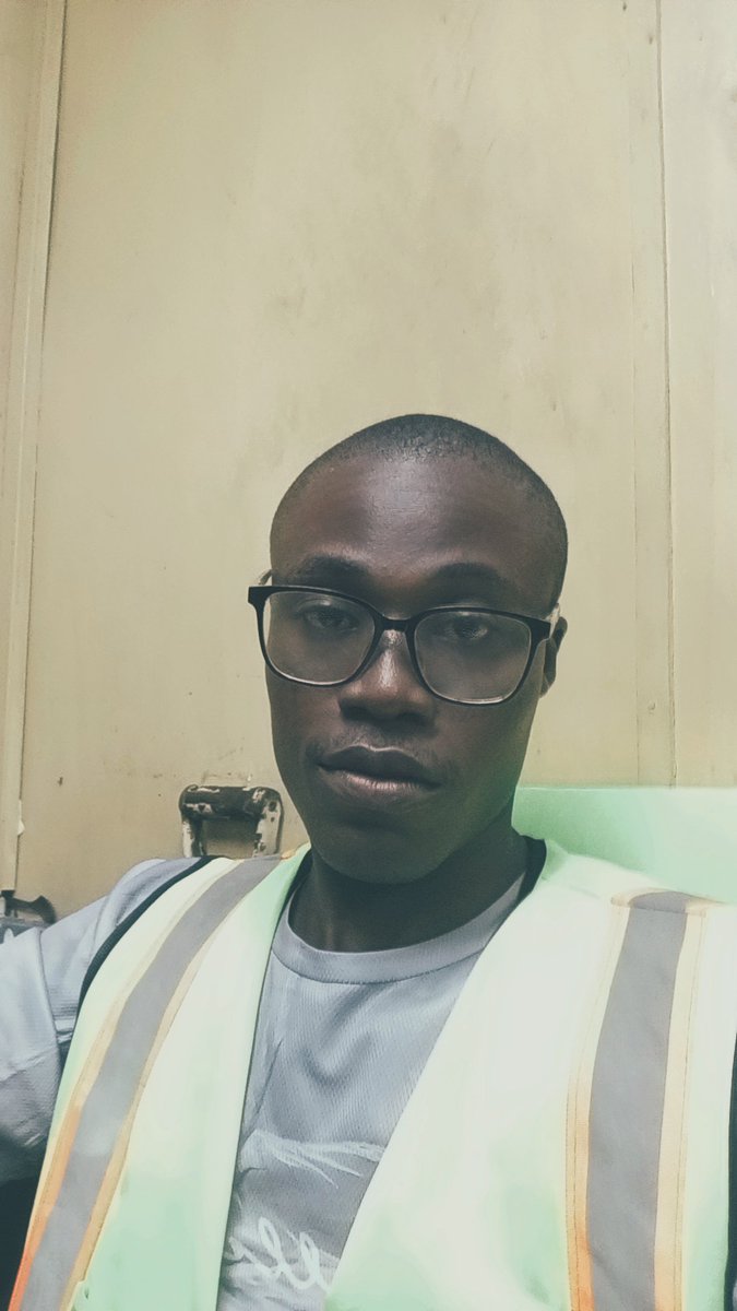 Royal_raj120's tweet photo. Morning briefing. Today's schedule is set—time to get the wheels turning. 🚛☀️

#logistics #dispatchteam #truck #cordinators #port https://t.co/MFi61wwLRw