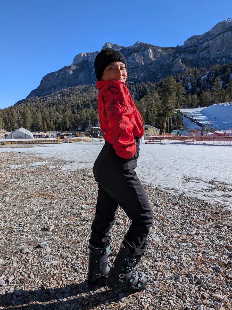 luneymarie's tweet photo. I want to go back to the mountains #ski #snow #cold https://t.co/nDW5rT7nF3
