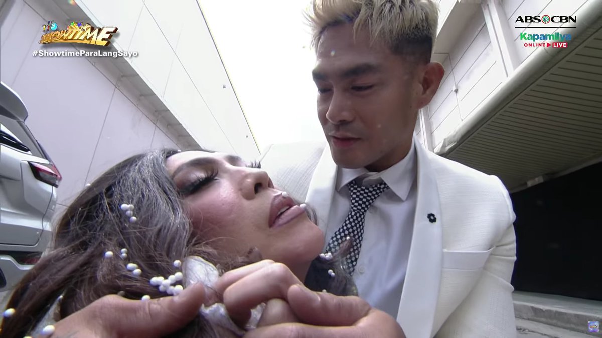 aboutkahel's tweet photo. GANON ANG PLOOOOOOOOOOOT!
#ViceGanda | #ViceIon | #IonPerez https://t.co/Q8cxJha06H
