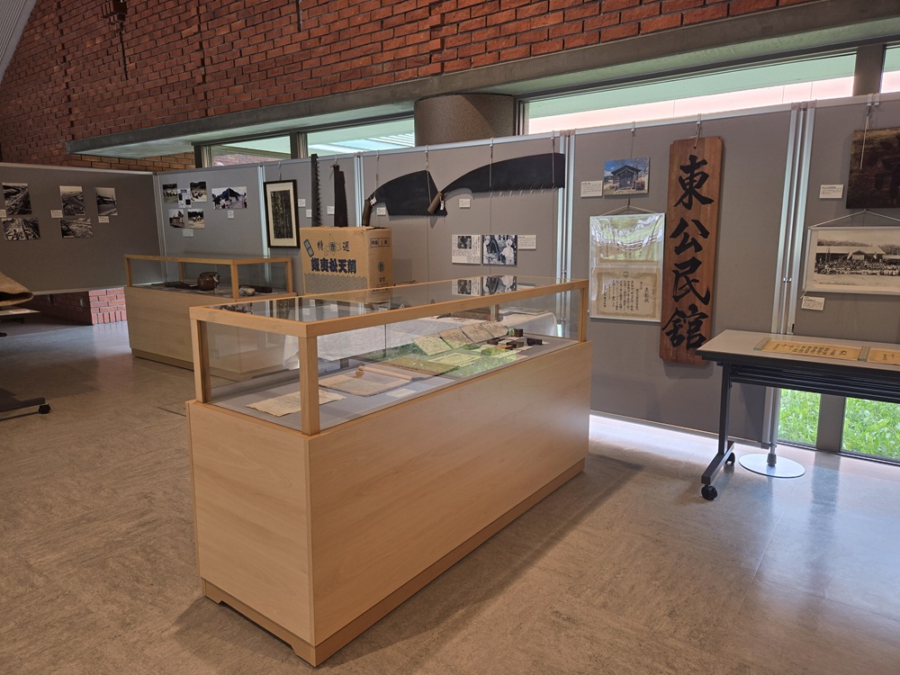 oketo_museum's tweet photo. 先週から置戸町中央公民館でミニ展示を開催中です
郷土資料館が昨年度に受け入れた資料の一部（約60点）を展示しています
興味のある方はぜひお立ち寄りください

#ポケットniおけと

https://t.co/xdnUcLfS9c https://t.co/bhuExX6Kk5