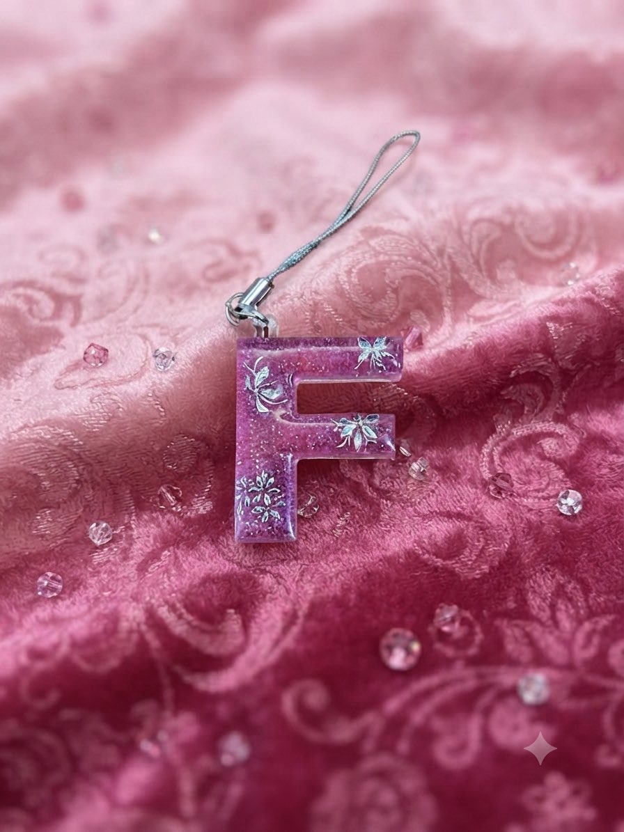 Resin_318's tweet photo. レジンアクセサリーとダイヤモンドアートが完成しました〜！✨ どちらも作っている時間が楽しくて、形になった時の達成感がたまりません🥰#レジンアクセサリー #ダイヤモンドアート #ハンドメイド好きさんと繋がりたい https://t.co/XQrxkycaxw