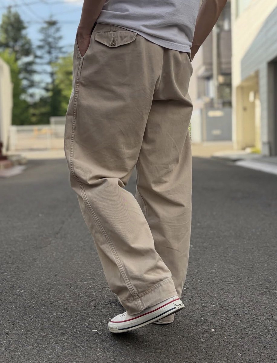 ooooo_sendai's tweet photo. 🇺🇸🇺🇸🇺🇸✈︎✈︎✈︎🇯🇵🇯🇵🇯🇵

《 New Arrivals 》

1940s-1950s "USMC" Chino Trousers "W34 L29"

※商品のお問い合わせ等につきましては、週末明けにご返信いたします。

⬇️on-line shop
https://t.co/LDDsQut9cH https://t.co/iDsbJqzDzR