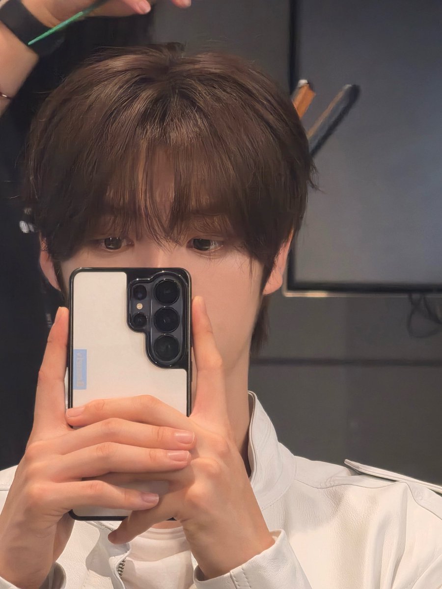 TWSLATION_'s tweet photo. [260723] #YOUNGJAE WV POST

🐶: It’s already Thursday!

#영재 #TWS #투어스 @TWS_PLEDIS https://t.co/k66Eld6RLb