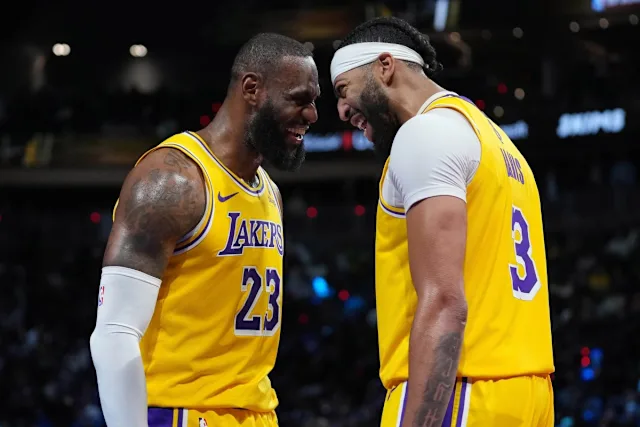 TrashTalk_fr's tweet photo. Si LeBron n'a pas encore annoncé sa décision, c'est peut-être parce qu'il attend de voir si une équipe peut récupérer Anthony Davis (Warriors ?) ou Kyrie Irving Cavs ?).

Il y a quelques jours, Rich Paul avait indiqué "qu'aucune option n'était parfaite"...

(via @KevinOConnor) https://t.co/tZAbJsTpq1