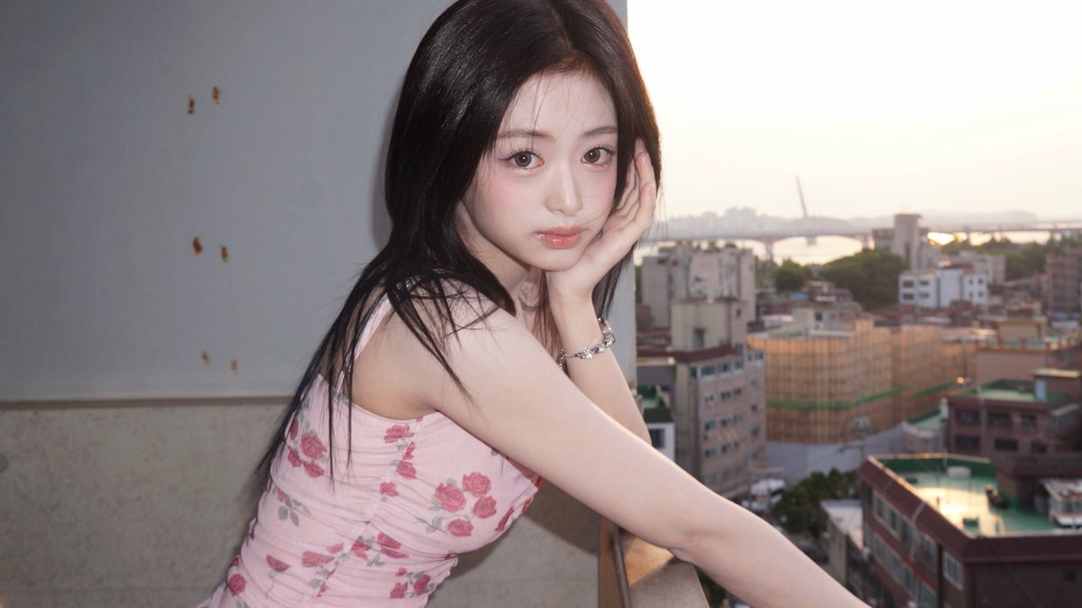 picbaemon's tweet photo. AHYEON WEVERSE UPDATE https://t.co/D6K1yA8ufp