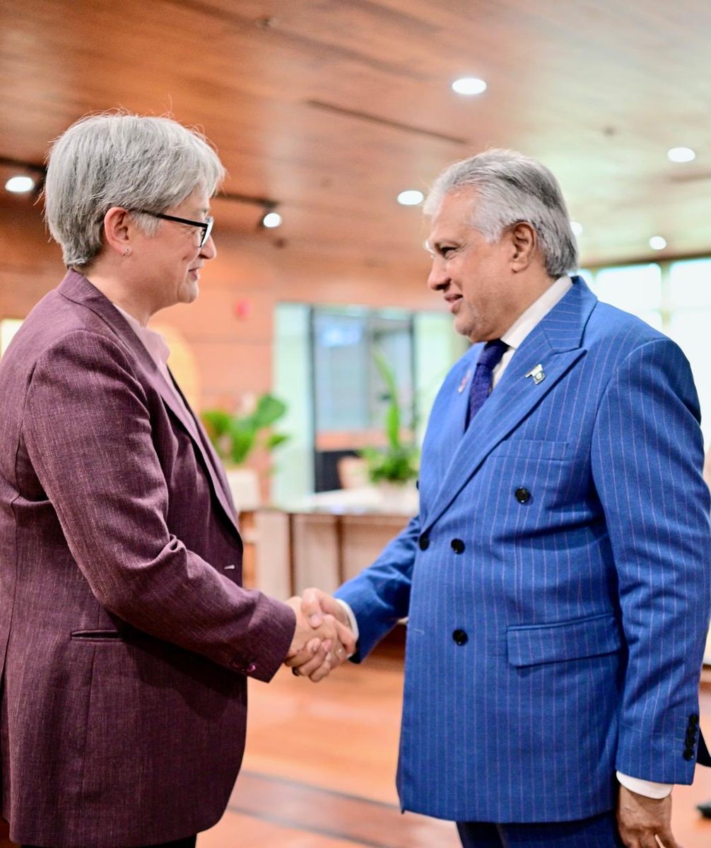 ForeignOfficePk's tweet photo. On the sidelines of the ASEAN Regional Forum #ARF2026 in Manila, Deputy Prime Minister/Foreign Minister Senator Mohammad Ishaq Dar @MIshaqDar50 met with Senator Penny Wong, Foreign Minister of Australia.

The two leaders discussed Pakistan–Australia bilateral relations and reaffirmed their commitment to further strengthening cooperation, including through regular high-level engagement.

They also exchanged views on regional and international developments. Foreign Minister Wong appreciated Pakistan’s constructive role in promoting dialogue and de-escalation. Both sides noted with concern the recent escalations in the region and stressed that dialogue, diplomacy, and respect for international law remain essential to achieving lasting peace, stability, and security.