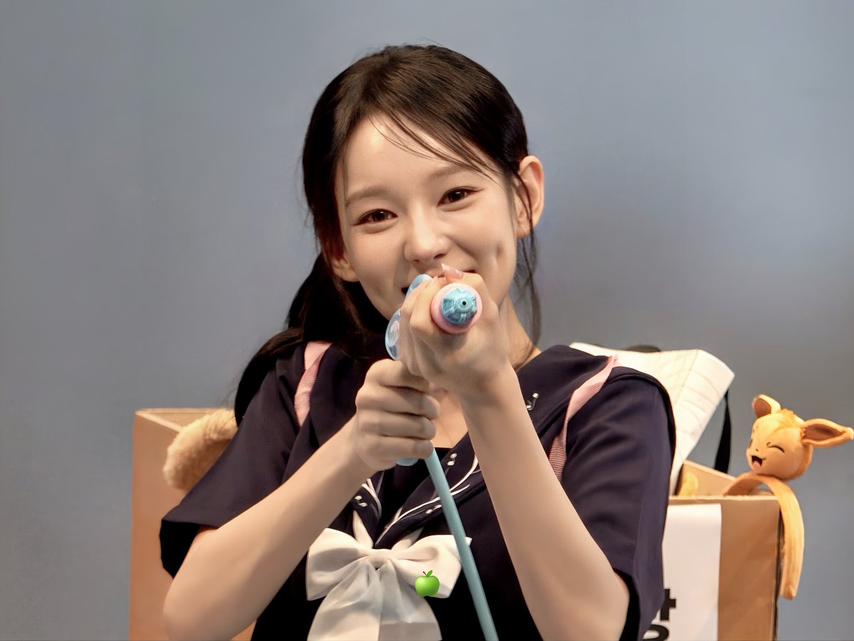 vwaspzu's tweet photo. 🐬💦

#이즈나 #izna
#유사랑 #RYUSARANG https://t.co/lmSHoaXvy5