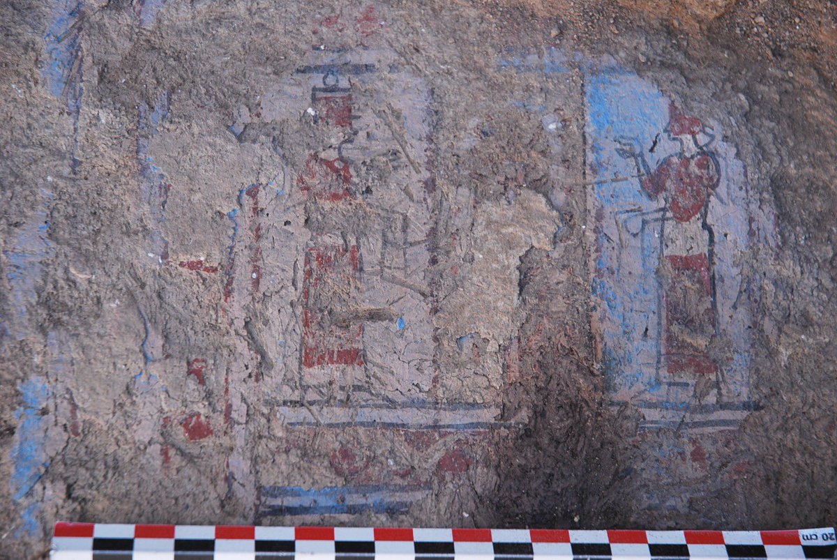AmbaFR_Armenie's tweet photo. Une découverte inédite  sur le site d’Erebuni ! La mission archéologique 🇫🇷🇦🇲 a mis au jour un remarquable panneau peint aux couleurs presque intactes. Il pourrait dater du début du VIᵉ siècle av. J.-C.
➡️ Une coopération scientifique exemplaire qui continue de porter ses fruits https://t.co/MhqoJjPPXt