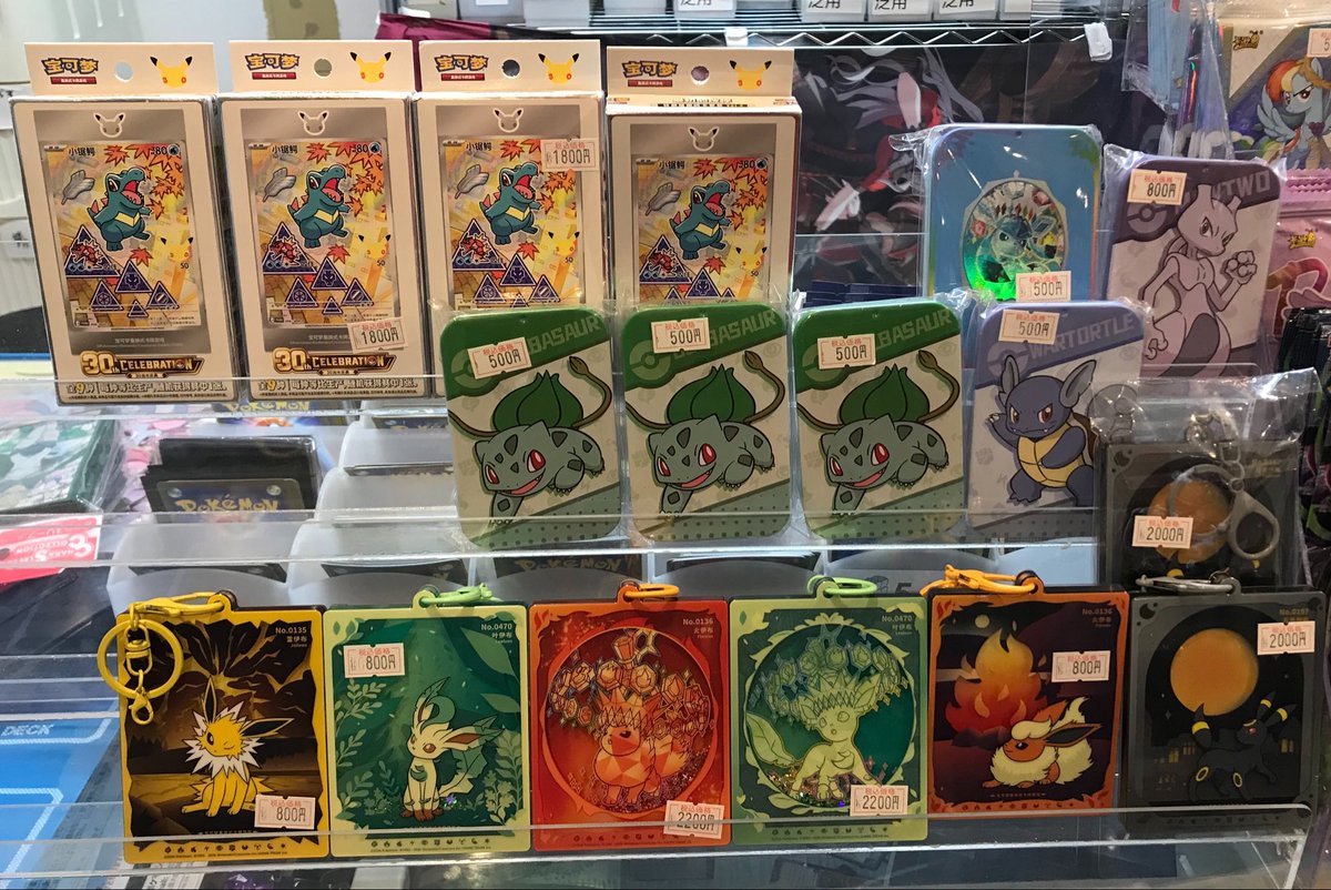 🥳🥳 #缶ケース 🔥ポケモン30周年海外限定グッズ販売中🔥 海外限定の
