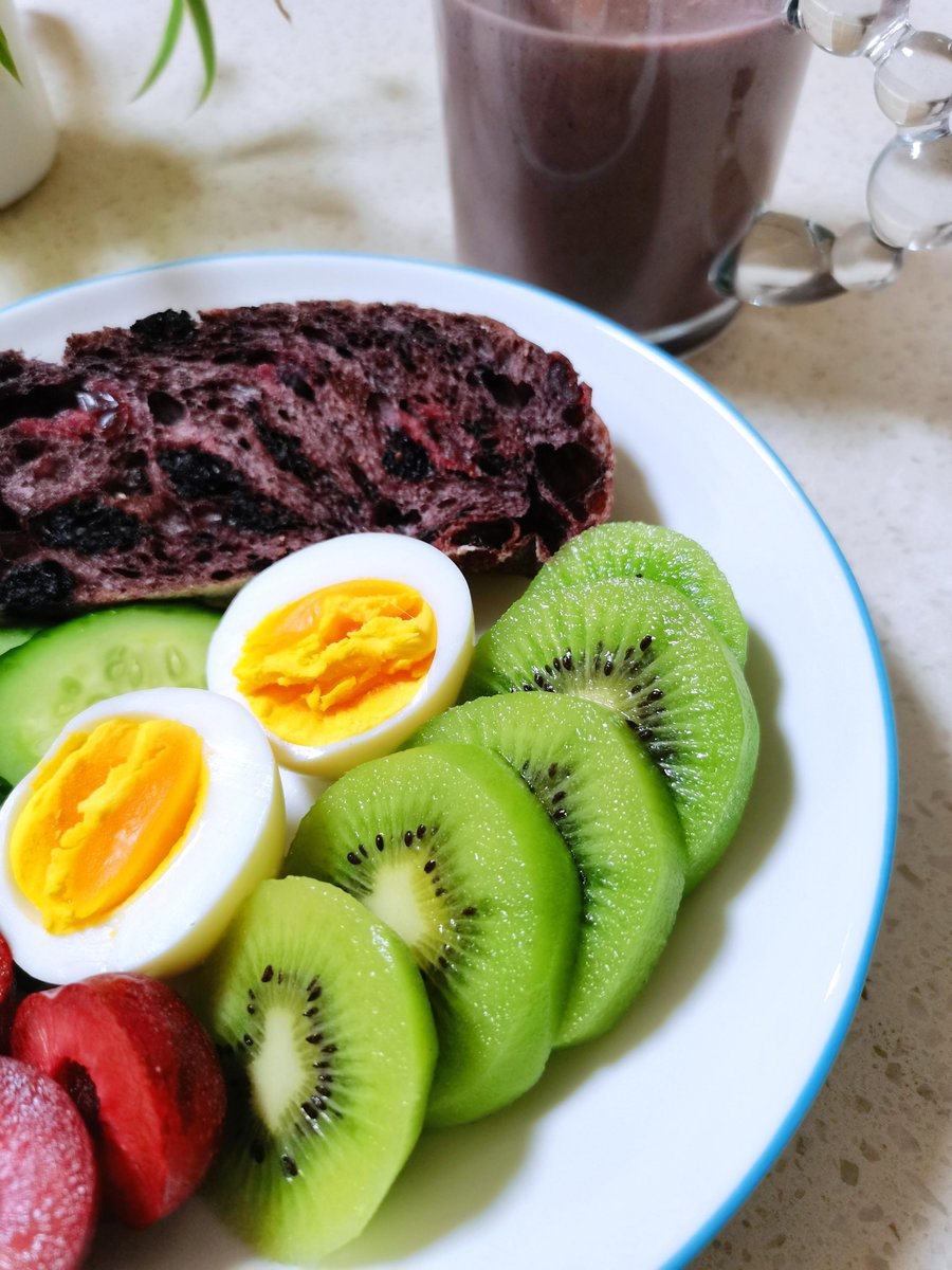 YSiIjGKgvLM6qwe's tweet photo. Just made a warm spinach and mushroom omelet for brunch—light, tasty, and perfect for a lazy Sunday! https://t.co/3NkwIzo0Tt