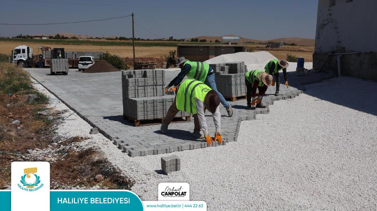 haliliye_bld's tweet photo. HALİLİYE'DE KIRSAL MAHALLELER PARKE YOLLARLA BULUŞUYOR

Haliliye Belediyesi Fen İşleri Müdürlüğü ekipleri, kırsal mahallelerde yürüttüğü kilitli beton parke döşeme çalışmalarıyla vatandaşların daha güvenli ve konforlu yollara kavuşmasını sağlıyor.

https://t.co/vEd3Z4yrLP https://t.co/lA4zbiVidB