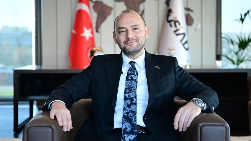 PiyasaTturkiye's tweet photo. 🔴 MÜSİAD Başkanı Burhan Özdemir:

"Sıkı para politikasının süresini çoktan doldurduğunu düşünüyorum.

 Sorunlarımızı birebir sıkı para politikasıyla çözemeyeceğimizi gördük ve anladık. 

Paradigmanın değişmesi ve devlet tarafından bir çıkış stratejisinin oluşturulması lazım." https://t.co/M7hmSpRaGd
