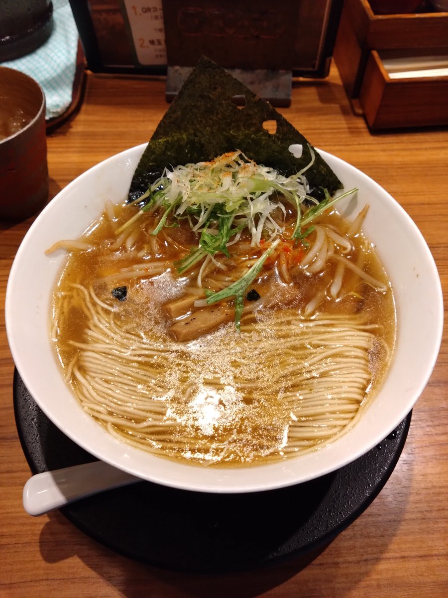 dollMasamiP's tweet photo. #見た人もなにか無言でラーメンをあげる https://t.co/oGqCiFfCRh