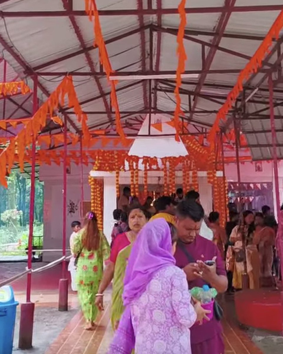 ILoveSiliguri's tweet photo. Jungli Baba Mandir Darshan 🕉️🚩
#Sawan #Bengdubi #Bagdogra https://t.co/Sme9dnIwZG
