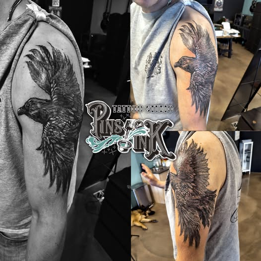 pinsinink's tweet photo. En zo zijn we alweer een jaar verder! Even een check-up, viel weinig bij te werken.  Wil jij nu ook een tattoo die niet na een paar jaar in een grijze vlek gaat veranderen? Kom dan eens langs bij Pins in Ink! 
#tattootijd #tattooavenhorn #tattoohoorn #tattoostudio #pinsinink https://t.co/AieT2ovN3n