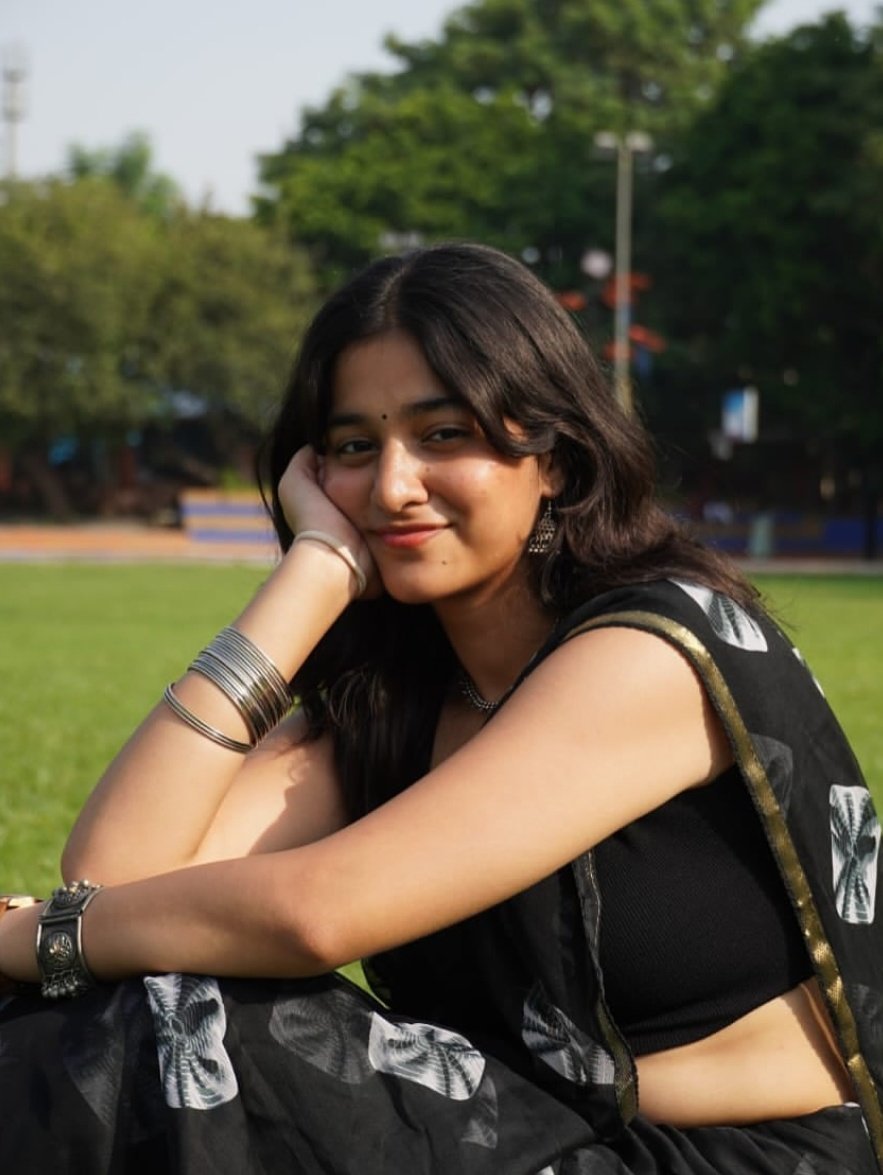 khaali_sheher's tweet photo. Grace in black, confidence in every step🖤 https://t.co/PyaZYuAK94