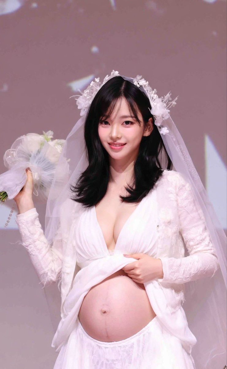 nosmoonpreg's tweet photo. https://t.co/mxJvxCyzO7