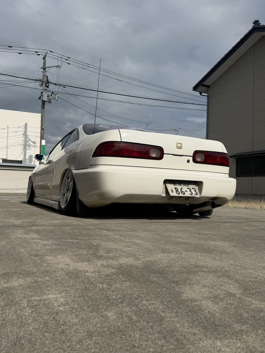 v_t_e_c18's tweet photo. 日向ぼっこさせてる https://t.co/0EhrnSvwdW