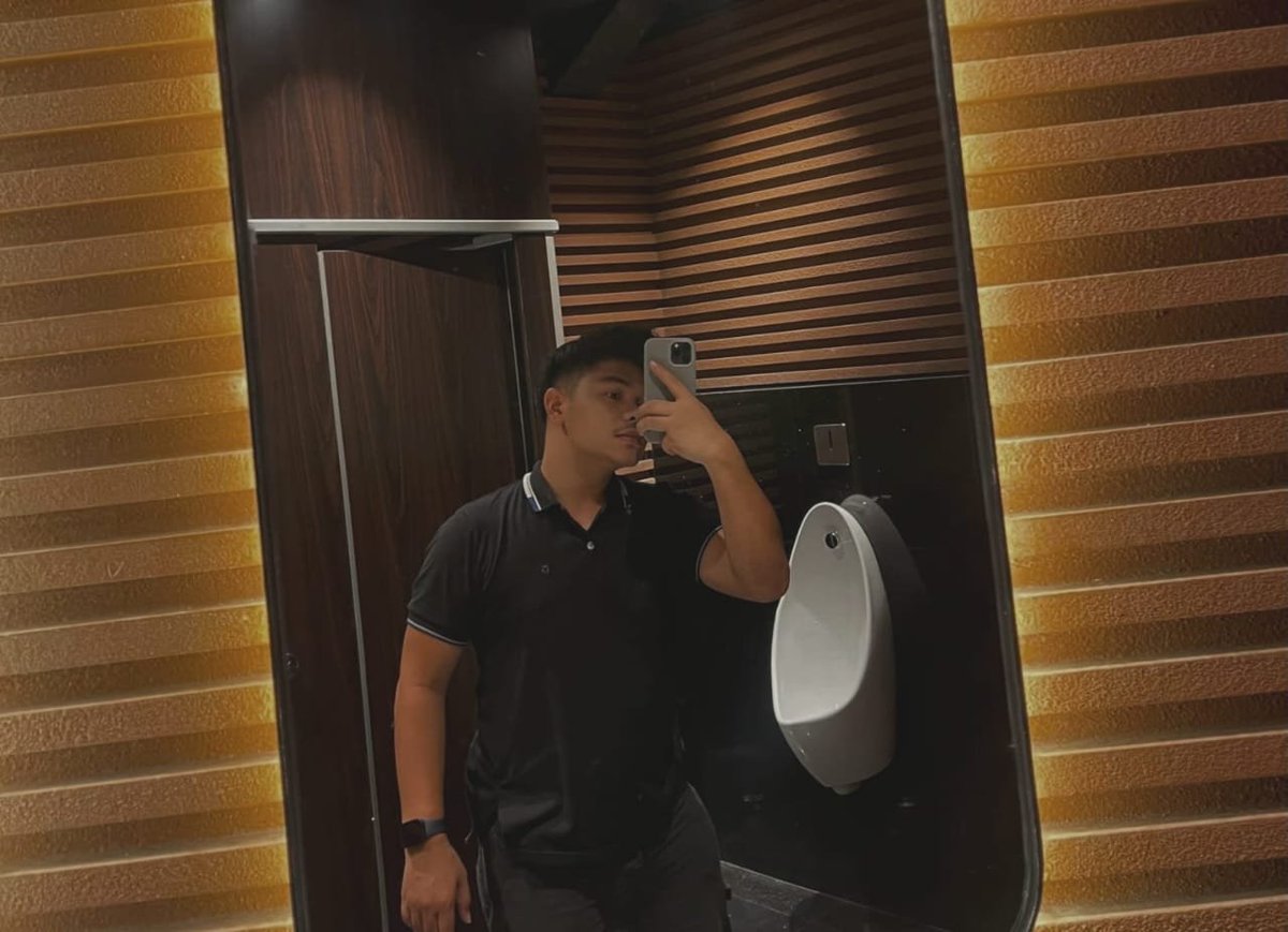 Papaarazie's tweet photo. Redy Jogja //solo 
In//out  redykluar kota 
 #pijatsolo #gaysolo #massgejogja #gayjogja #pijatjogja #aviljogja 

Lgsung k wa https://t.co/JMJUyU5gYw 
#jogja #solo https://t.co/2puC1rI64m