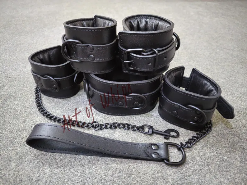 art_whips's tweet photo. 6pc Top Grain Leather Restraints Set 🖤 Soft wrist & ankle cuffs with matching collar. Handmade from genuine leather.
https://t.co/zTQ9WpE3Ve
#LeatherCuffs #LeatherCollar #HandmadeLeather #EtsyShop #BDSMStyle #AltFashion #CouplesGift #LeatherCraft https://t.co/AEcHu5gXxi