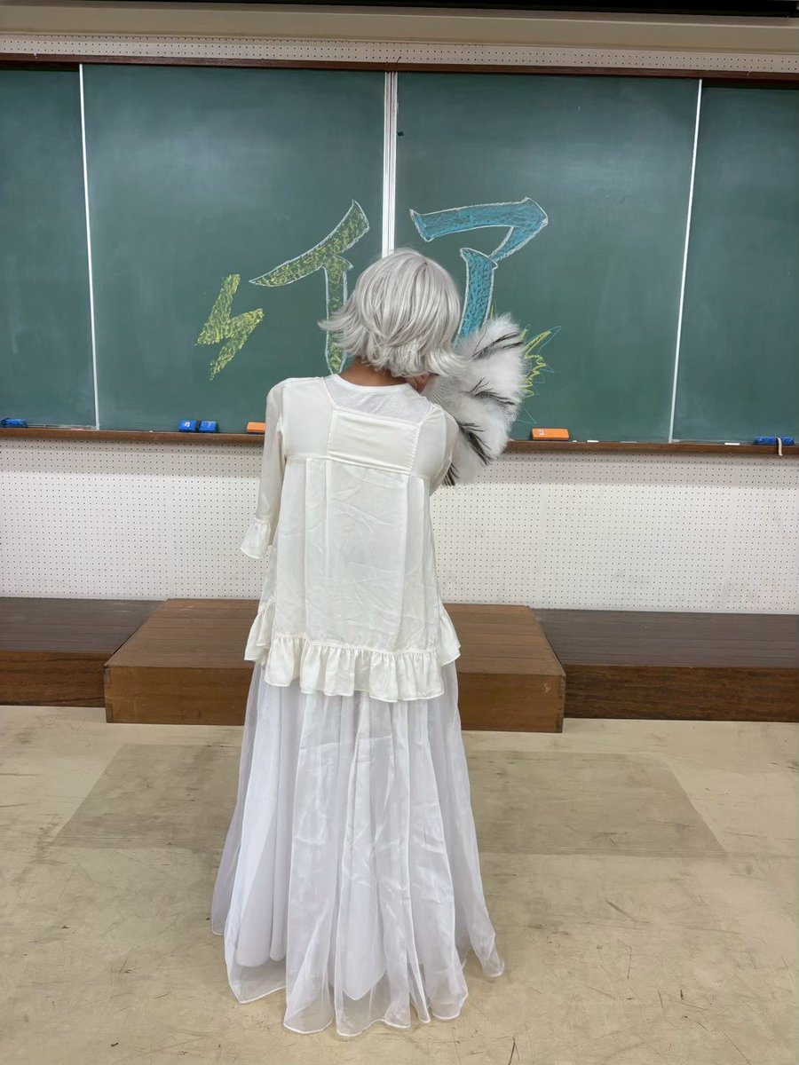 ohzu_engeki's tweet photo. 最後の紹介は！演劇部にツッコミという光（？）
１年の裏方希望！期待してるぞ!

部ネーム︙イア
学年︙１年
部署︙照明
好きなキャラクター︙キスショット・アセロラオリオン・ハートアンダーブレード
一言︙これからも元気に頑張るぞ!! https://t.co/QBQyRsYpUB