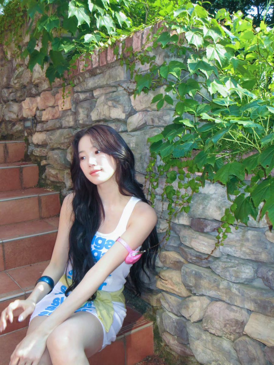 FIMBASE's tweet photo. [INSTAGRAM] 260723 | zuhazana
🎵Jesse Gold - Always Been You 

(1/5)

#KAZUHA #카즈하
#LE_SSERAFIM #르세라핌 https://t.co/UXMqySalBK