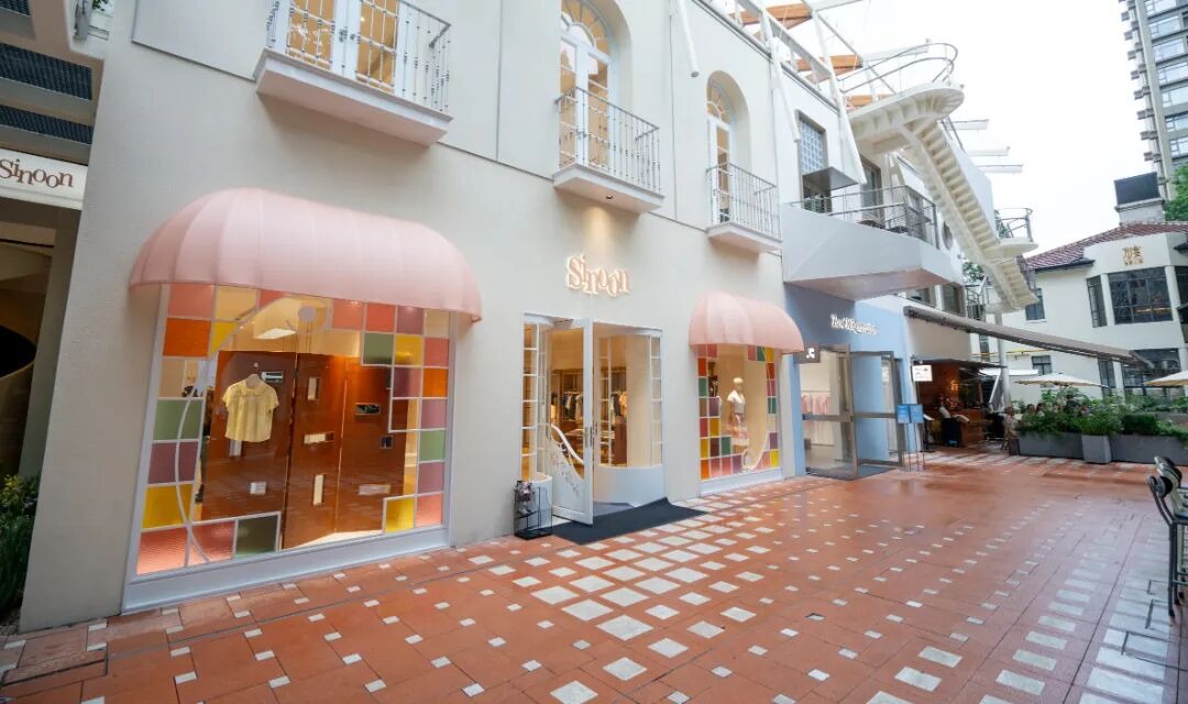 XuhuiShanghai's tweet photo. Shanghai's next favorite street just got mapped.
Meet Donghu Road–Yanqing Road — a one-kilometer stretch in Xuhui packed with indie coffee, fashion finds, pop-ups, and heritage lanes. Nearly 40% of the shops are founder-led, and yes, most of the owners are young. https://t.co/3YfX6uRm88