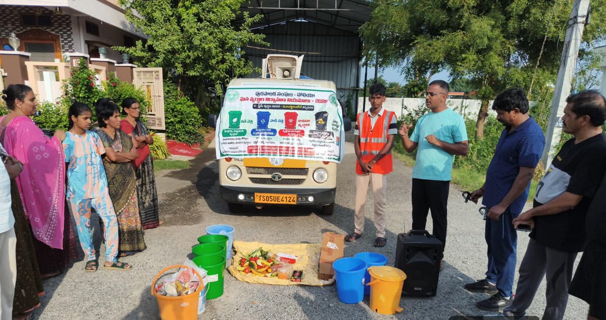 HALIYAMC's tweet photo. Good Afternoon madam/Sir.
As a part of solid waste management rules 2026 Haliya municipality conducting source level segregation awareness program at Sai Brindavan gated community.@cdmatelangana @Collector_NLG @SwachhBharatGov @MoHUA_India @kundurujayaveer https://t.co/CnG904xRcE