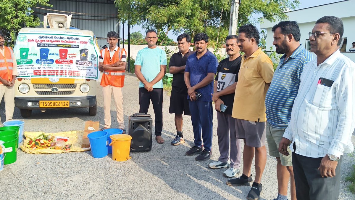 HALIYAMC's tweet photo. Good Afternoon madam/Sir.
As a part of solid waste management rules 2026 Haliya municipality conducting source level segregation awareness program at Sai Brindavan gated community.@cdmatelangana @Collector_NLG @SwachhBharatGov @MoHUA_India @kundurujayaveer https://t.co/CnG904xRcE