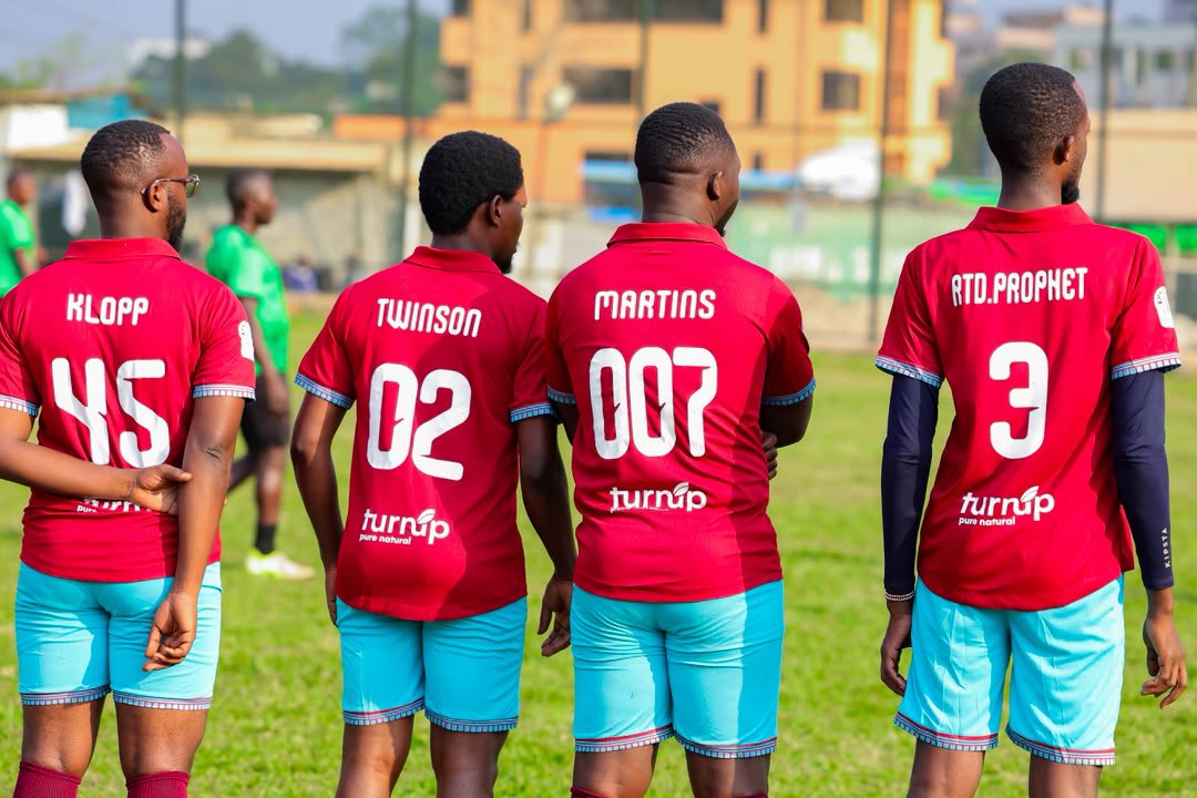 TurnupXJuice's tweet photo. Good morning tweeps ☀️

Match week 8 is up this Sunday on 26th July at Kampala Quality Pitch for the @Unicorn_Purm0s Lawyers League ⚽️

Be there or nowhere and forget to grab a glass or bottle of TurnUp pure natural juice to fuel your thirst🍹😌

#turnupexperience https://t.co/vR62q5aZIx