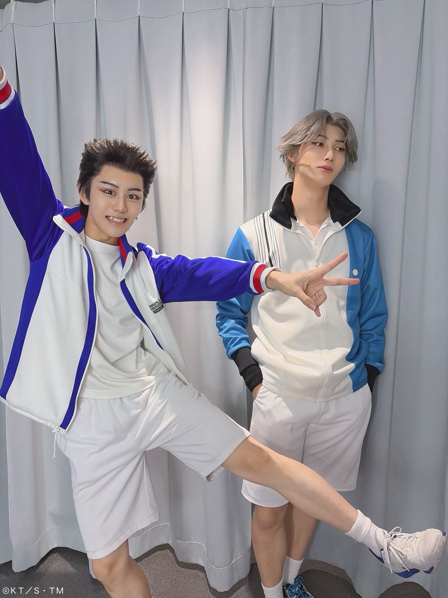 TennimuNews's tweet photo. 【#テニミュ 】18＆19公演目🎾
ご来場いただいた皆様、ありがとうございました！

本日の1枚は氷帝学園の跡部くんと青学の桃城くんです📷
一見すると珍しい組み合わせのお二人がどんな活躍を見せてくれるのか、ぜひ劇場でご覧ください！✨ https://t.co/b7z2jkEiK8