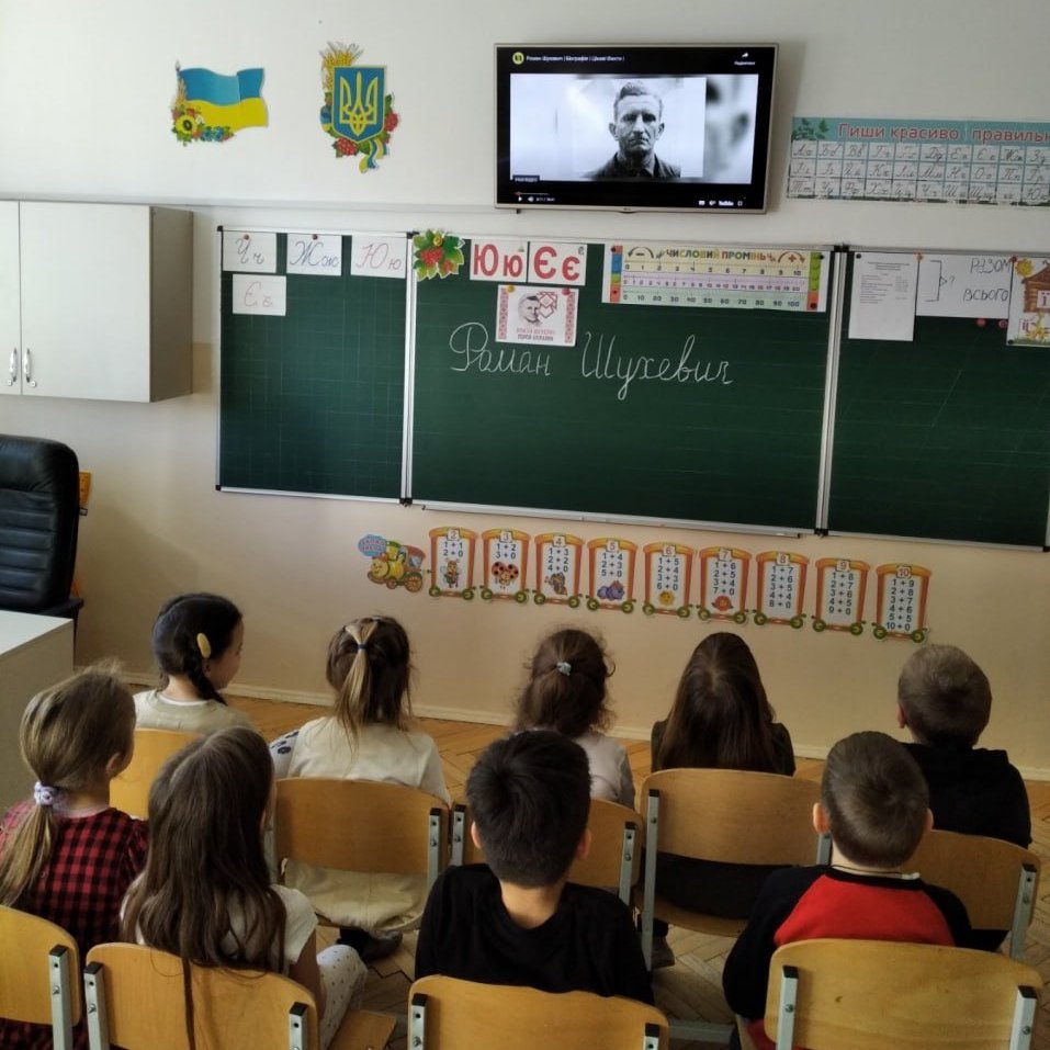 coolfonpl's tweet photo. Na Ukrainie nie ma państwowego kultu morderców Polaków. To co widzicie to się wam zdaje. 🙄 https://t.co/RzGz9YZDTO