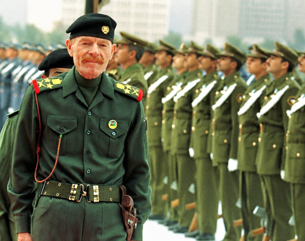 wana_visualss's tweet photo. 🇮🇶 Known as the "Ice Man," Izzat Ibrahim al-Douri, Vice Chairman of Iraq's Revolutionary Command Council, inspects the honor guard in Baghdad, 1999. https://t.co/aa4BRCslHw