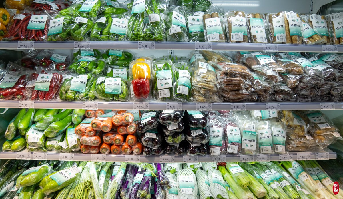 DelmaGoldbeck's tweet photo. Fresh local organic veggies are in stock now! Grab your greens for this weekend’s cooking—farm-fresh and full of flavor. ， https://t.co/NSYgajRpo6