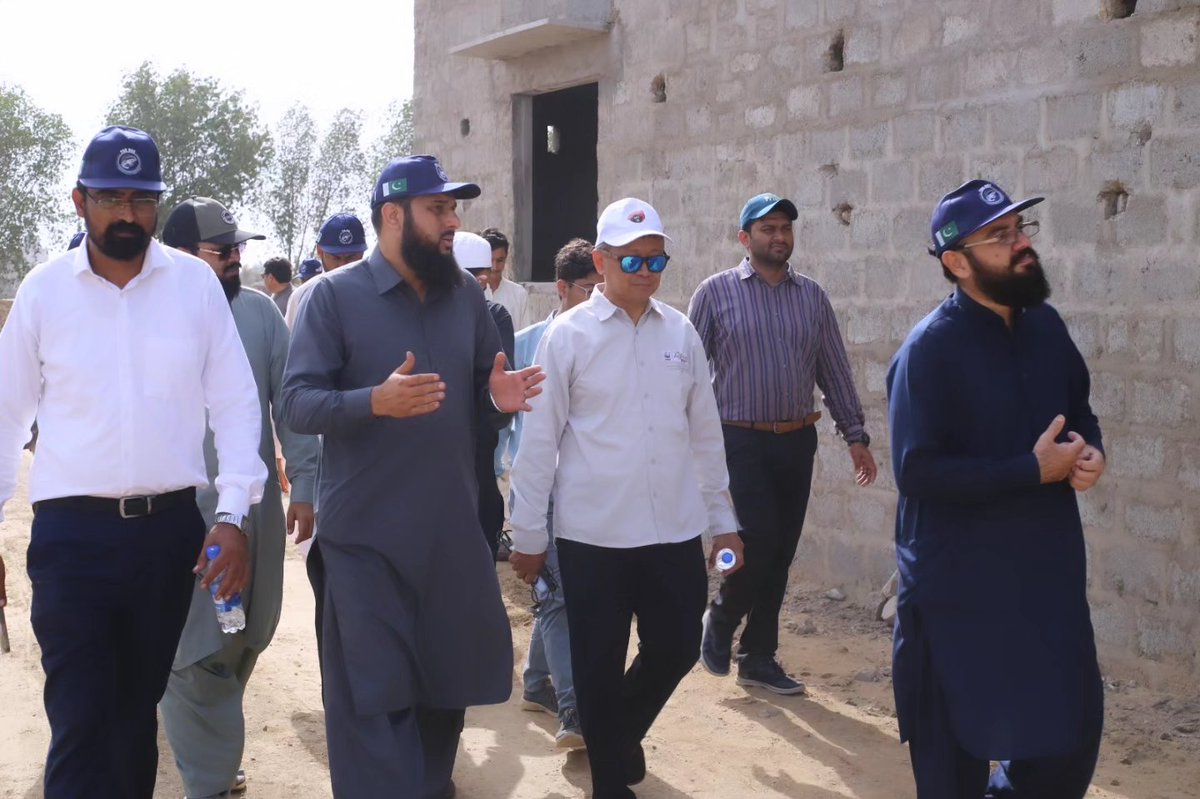 Paidar_Sindh's tweet photo. 🌊 Empowering People. Advancing Aquaculture. Building a Blue Economy.🐟
20 Master Trainers. 3 Value Chains. 2 Days of Hands-on Learning.

Master Trainers Programme on the shrimp, tilapia and the freshwater giant prawn value chains at Pak Gharo Agri &amp; Livestock Farm, Thatta. https://t.co/DlfAr5SNEu