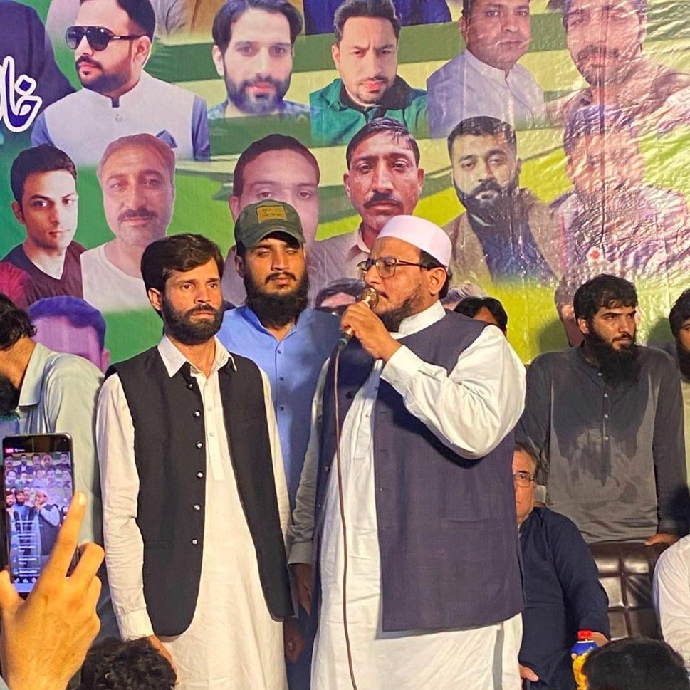 PMML_Media's tweet photo. پاکستان مرکزی مسلم لیگ نارووال کے زیرِ اہتمام آزاد جموں و کشمیر کے حلقہ LA-37 جموں 4 (نارووال/شکرگڑھ) سے جماعت کے نامزد امیدوار عثمان علیم کے انتخابی سلسلے میں ایک پرجوش اور تاریخ ساز جلسے کے مناظر
#PMML #Shakargarh #Narowal #LA37 #Jammu4 #UsmanAleem #VoteForChair #Election2026 https://t.co/3k17yz1nAX
