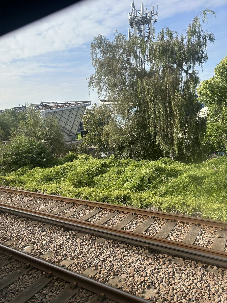 johnnyb88_'s tweet photo. Guess the stadium on my train to work. Winner gets a rare rock off Samson. https://t.co/1nzbUTvYdC