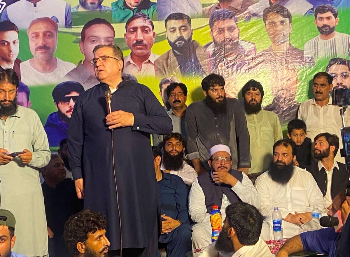 PMML_Media's tweet photo. پاکستان مرکزی مسلم لیگ نارووال کے زیرِ اہتمام آزاد جموں و کشمیر کے حلقہ LA-37 جموں 4 (نارووال/شکرگڑھ) سے جماعت کے نامزد امیدوار عثمان علیم کے انتخابی سلسلے میں ایک پرجوش اور تاریخ ساز جلسے کے مناظر
#PMML #Shakargarh #Narowal #LA37 #Jammu4 #UsmanAleem #VoteForChair #Election2026 https://t.co/3k17yz1nAX