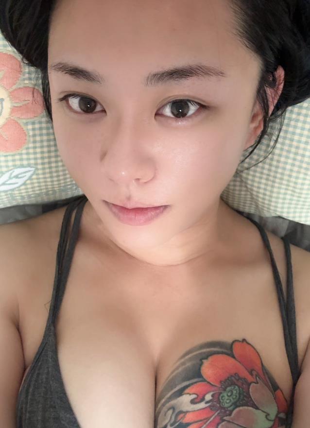 JenniferCo79582's tweet photo. 還在床上躺着
你呢？ https://t.co/eYDd1uz9tF