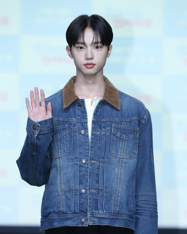koreanpopbase's tweet photo. DONGPYO will reportedly part ways with DSP Media following the expiration of his exclusive contract in August.

https://t.co/DU2M0yyQsE https://t.co/duJnHygIN8