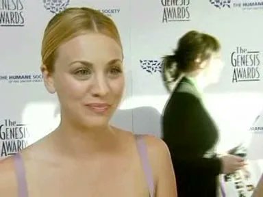 Kaley Cuoco tweet media