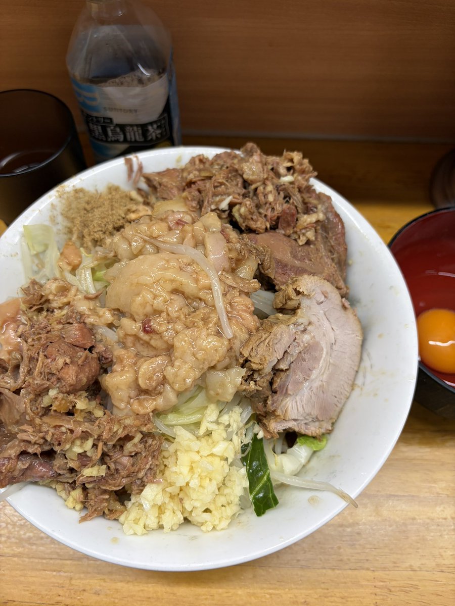 RaamenLily's tweet photo. 最近はもうずッと
　仕込みしてる
ほんとにもう　
　ずーーーーッと
仕込みしてる

か、ラーメン食べてる
🍜🍜🍜
ほんとにもうずーーー
ッとラーメン食べてる

実にシンプルな人生🥰 https://t.co/hi4ZMjlmEJ