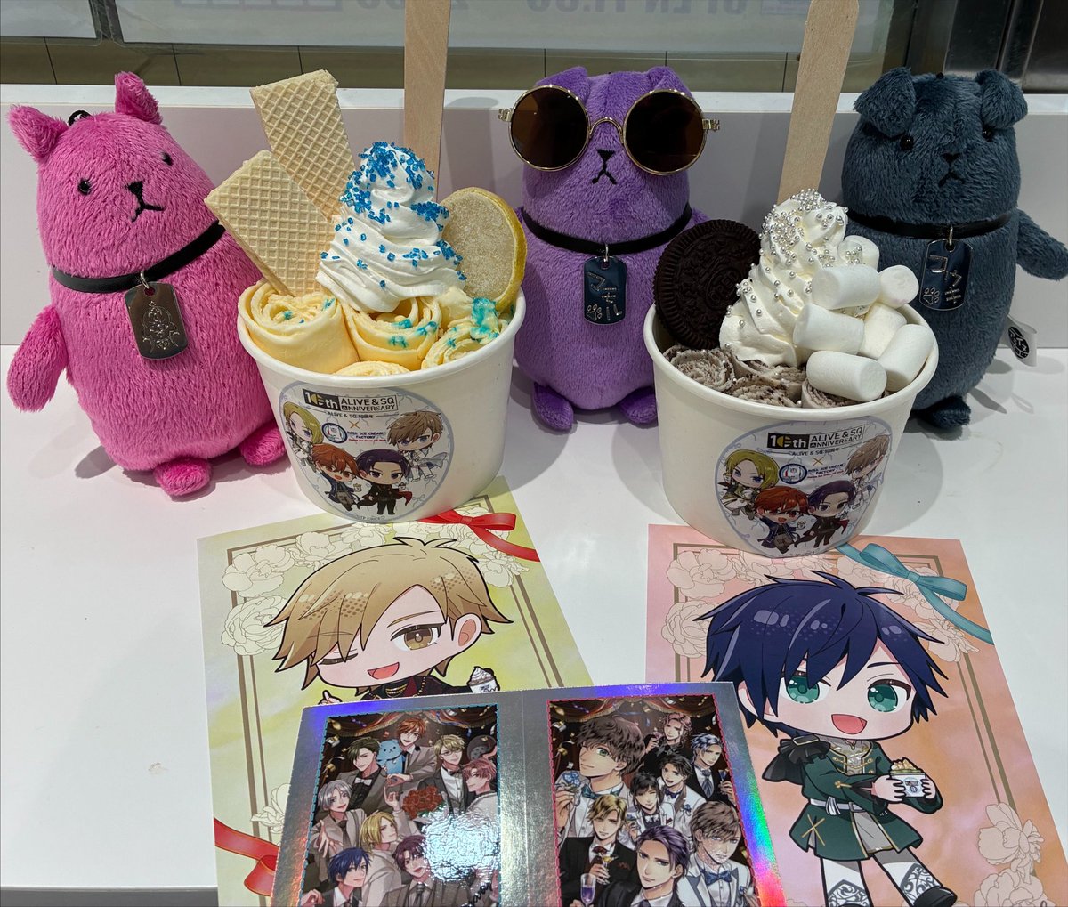 imoimotenten10's tweet photo. ロールアイス食べに行ってきました🍨
クッキークリーム大好き人間歓喜の味わいです！！暑い日のアイスは最高だね✌🏻特典はつばちとケンくんだった💛🍊FC特典キラッキラ✨ https://t.co/NnMIfNPZHl