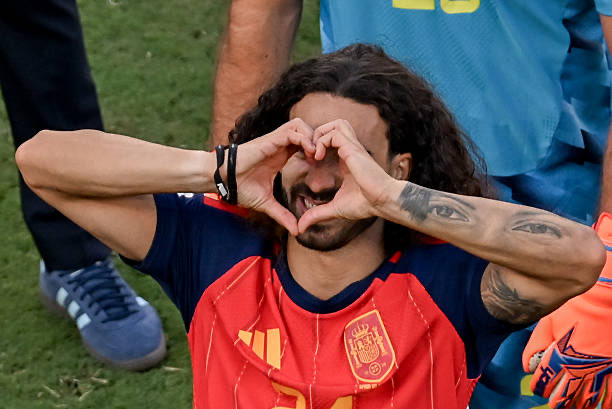 RM4Arab's tweet photo. 🚨 انضمام لاعبين مثل مارك كوكوريا أو رودري مستقبلًا قد يمنح ريال مدريد مرونة أكبر، وهو ما قد يسهّل خروج غونزالو في وقت لاحق. 

[ارنشا رودريغيز] https://t.co/FfqTiRYFV5