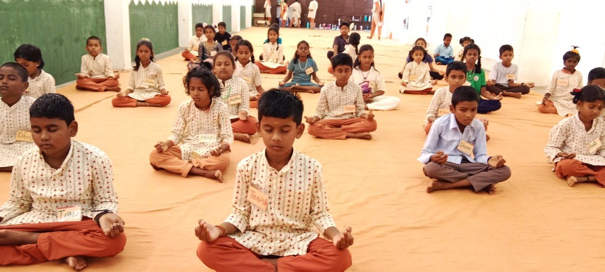 ishavidhya's tweet photo. 7-day Children's Yoga Program

Students of Classes 4 and 5 at Isha Vidhya Karur eagerly learned Yogic postures, breathing exercises, and relaxation techniques, showing discipline, concentration, and cooperation by following instructions and practicing with care. https://t.co/60OVoLKkjt
