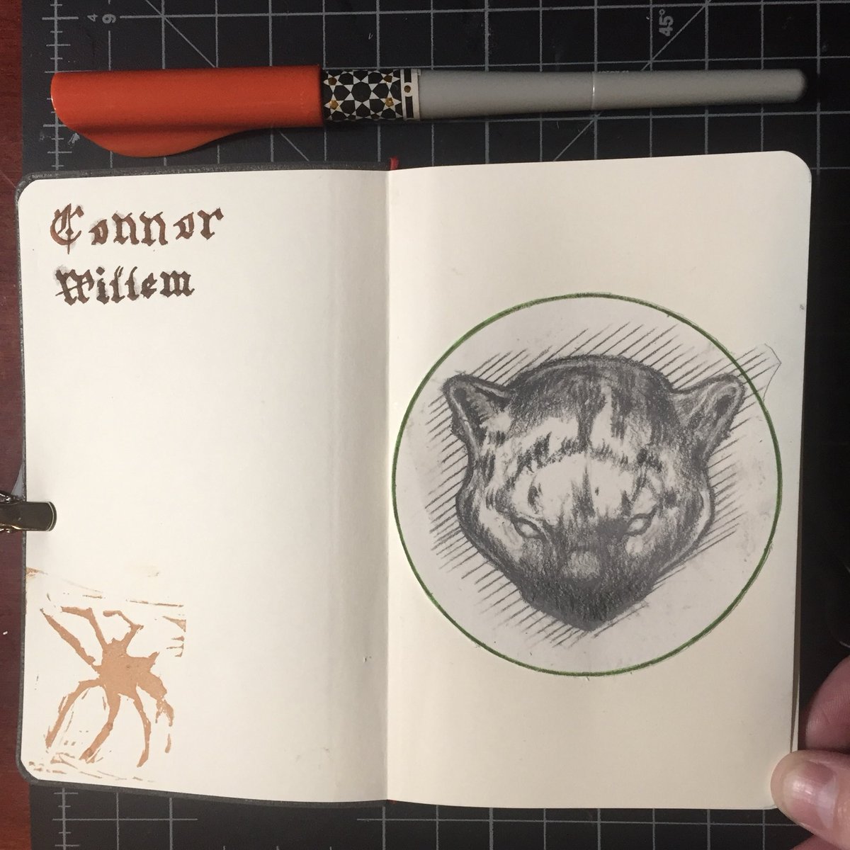 shadowgraphsart's tweet photo. Marking a new mini sketchbook that I’ve vowed to carry around with me more often when I travel and such.
.
#sketchbook #art https://t.co/gmVUI3MuyQ