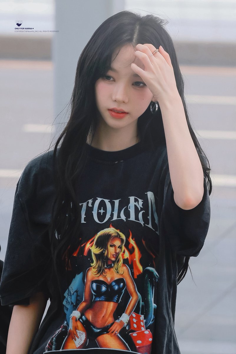 0411_meowfist's tweet photo. 230623 🐈‍⬛

#카리나 #KARINA
#에스파 #aespa https://t.co/3cnSuoepHv